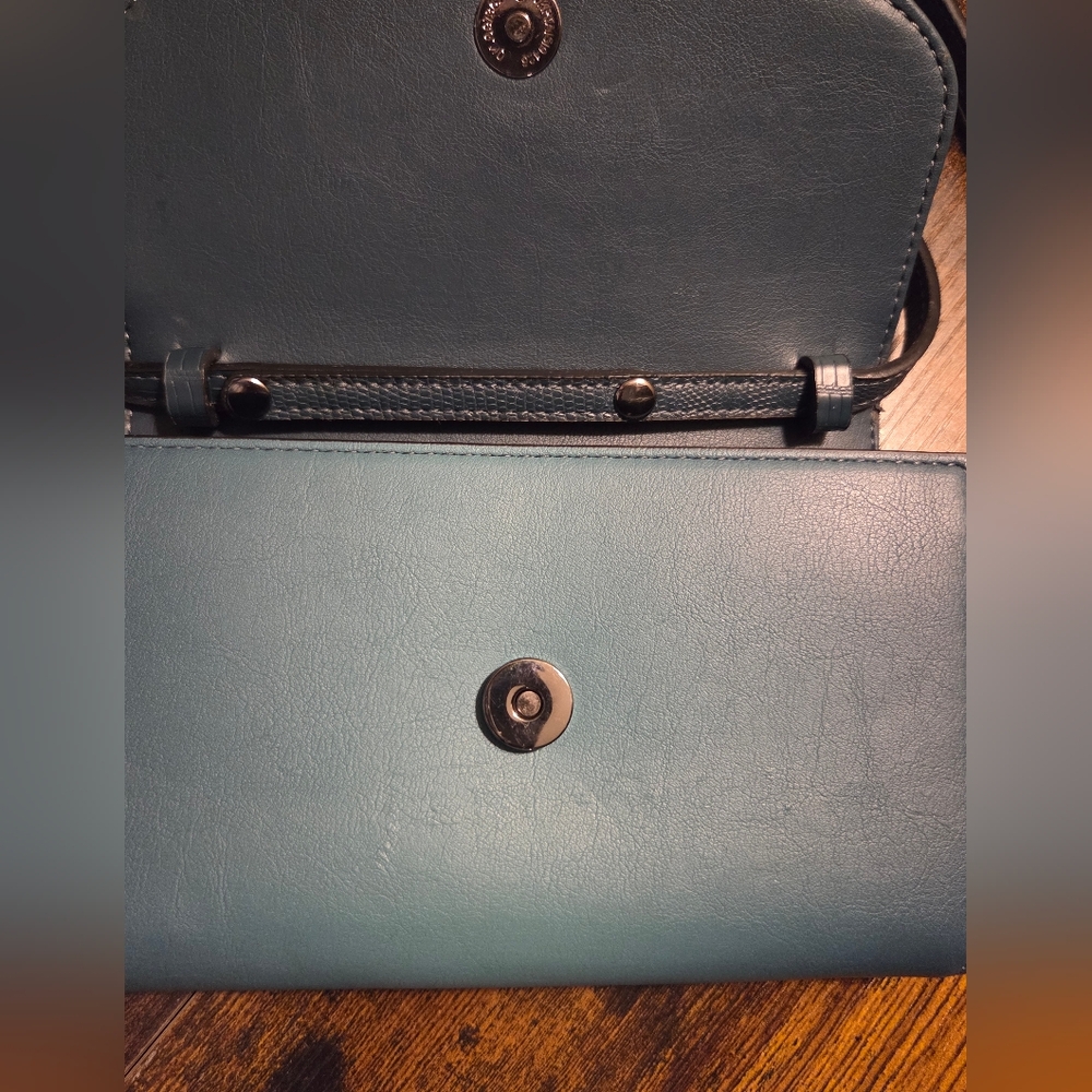 Simply Vera Wang | Signature Envelope Crossbody Purse Gray Teal (Ombre) Handbag - Picture 5 of 9